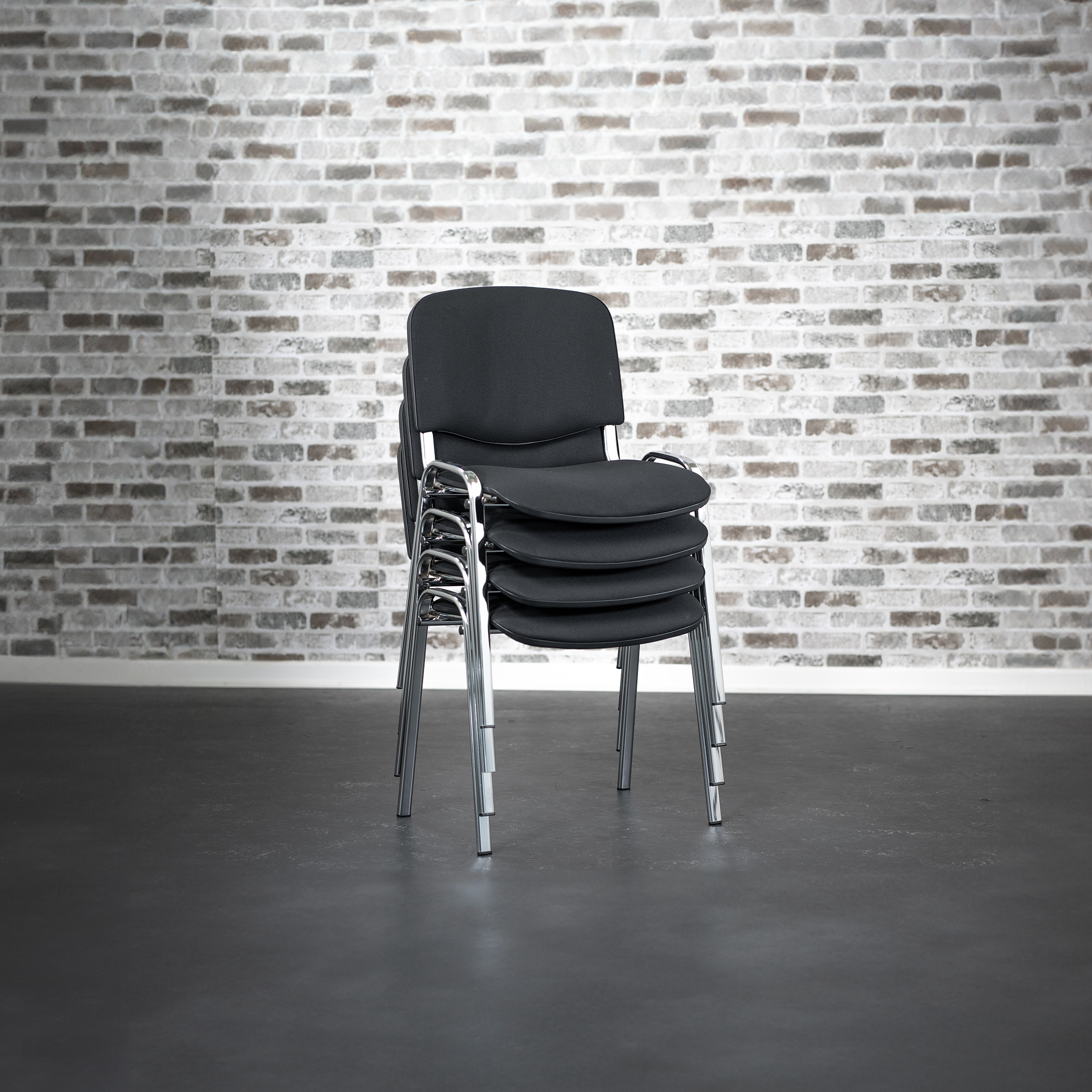 Hur underhålls upholsterystolar från Zederkof?